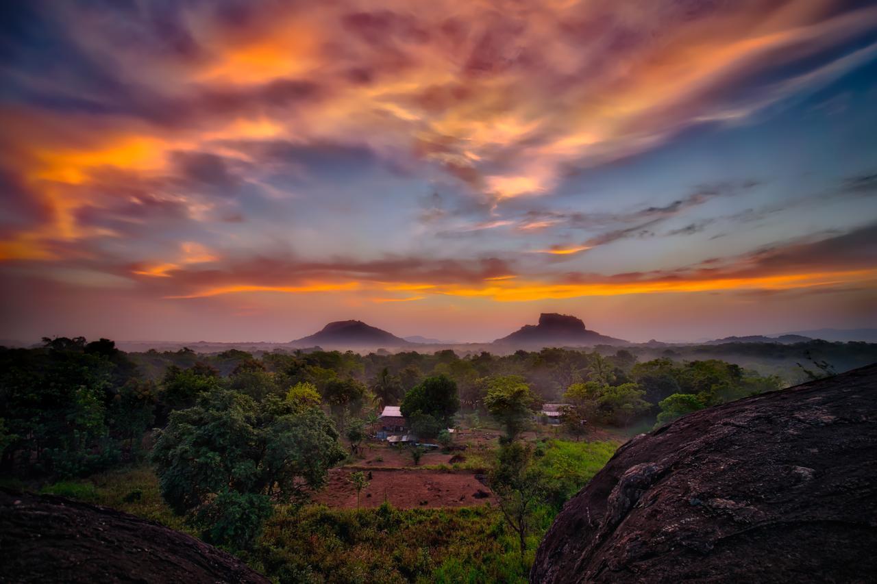 Choona Lodge 'View Of Sigiriya & Pidurangala With Sunrise' Luaran gambar